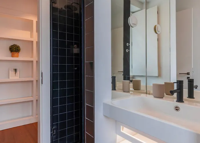 Modern And Bright By Lovelystay *