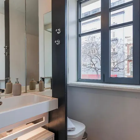 Modern And Bright By Lovelystay Apartment *