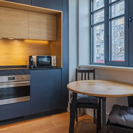 Modern And Bright By Lovelystay Apartment *