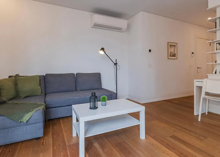 Modern And Bright By Lovelystay Apartment *