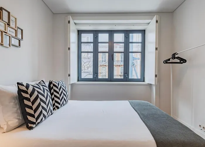 Modern And Bright By Lovelystay Apartment Lisbon