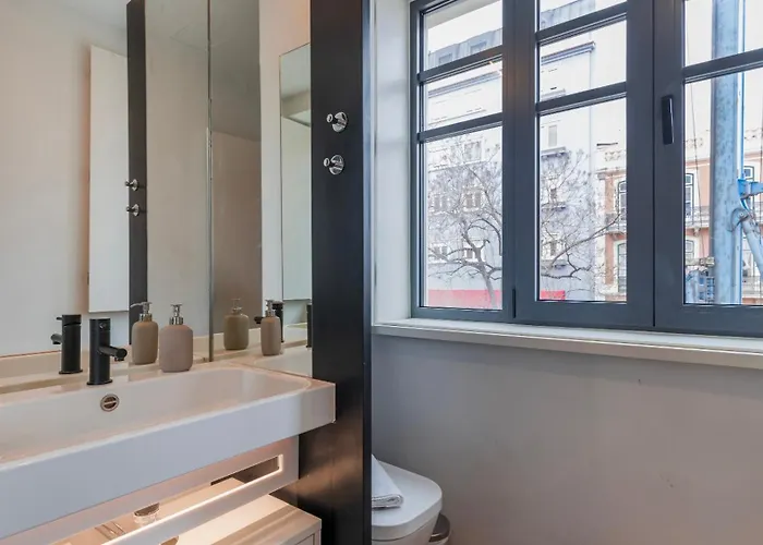 Modern And Bright By Lovelystay Apartment *