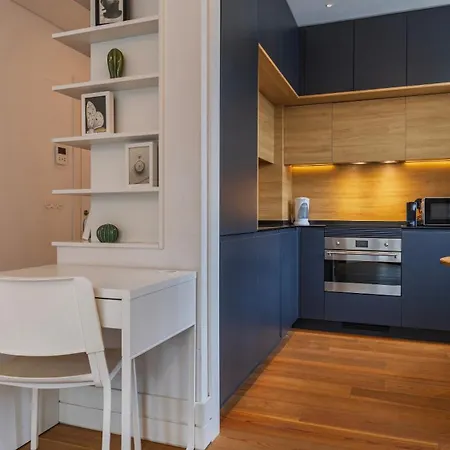 Modern And Bright By Lovelystay Apartment
